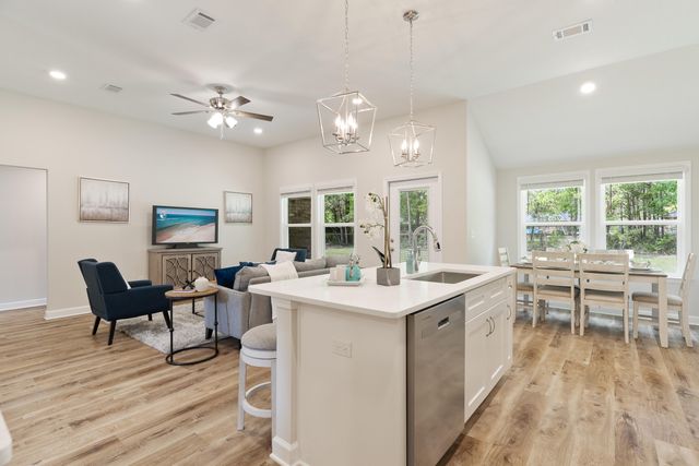 6008 Oak Hollow Way, Crestview, FL 32539