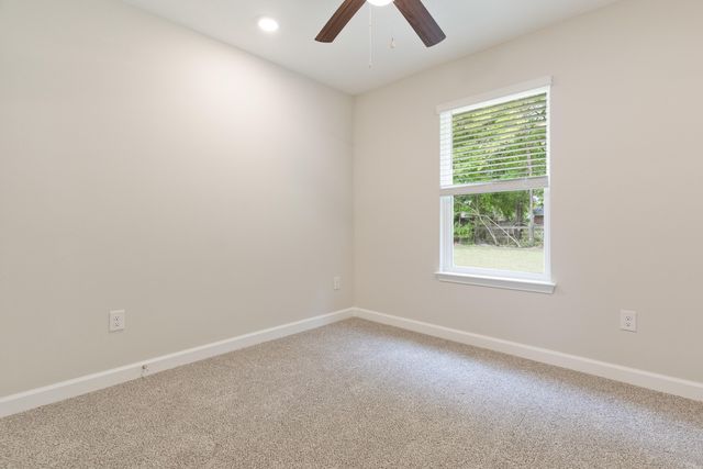 6008 Oak Hollow Way, Crestview, FL 32539