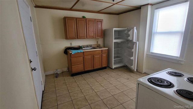 112 Smith Street, Poughkeepsie, NY 12601