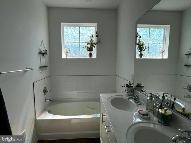 623 HEMSWORTH LN, Winchester, VA 22601