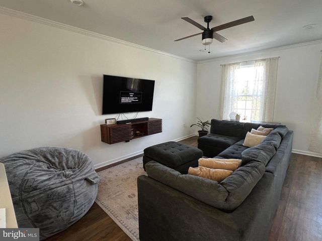 623 HEMSWORTH LN, Winchester, VA 22601