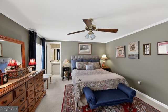 11 OAKPLACE CT W, Harleysville, PA 19438