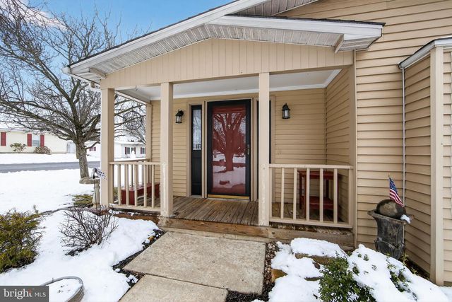 11 OAKPLACE CT W, Harleysville, PA 19438