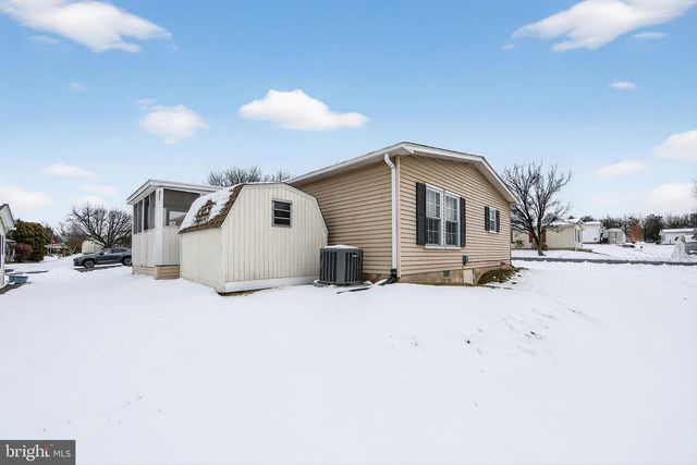 11 OAKPLACE CT W, Harleysville, PA 19438