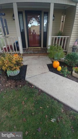 11 OAKPLACE CT W, Harleysville, PA 19438