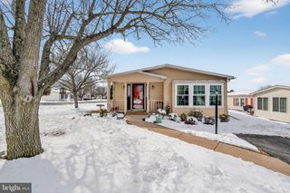 11 OAKPLACE CT W, Harleysville, PA 19438