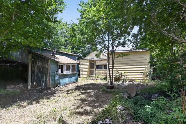 708 Booth ST, Taylor, TX 76574