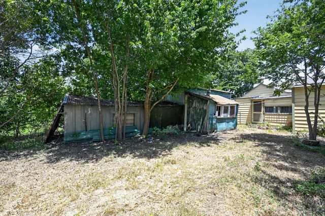 708 Booth ST, Taylor, TX 76574