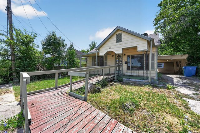 708 Booth ST, Taylor, TX 76574