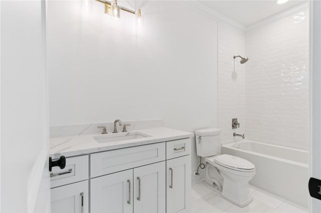 2404 Frederica Road, St Simons Island, GA 31522