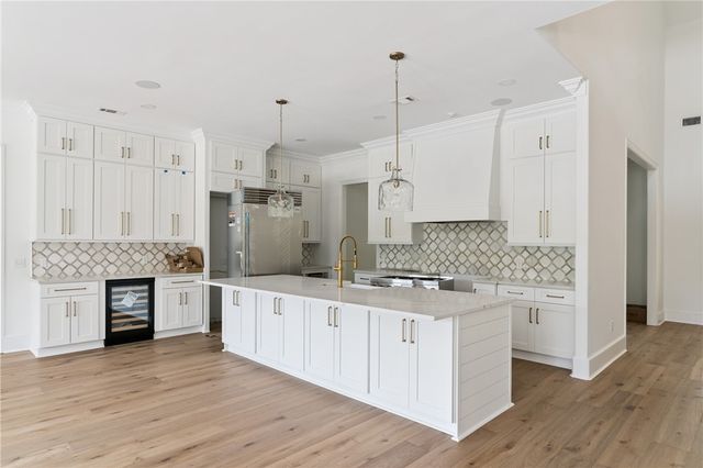 2404 Frederica Road, St Simons Island, GA 31522