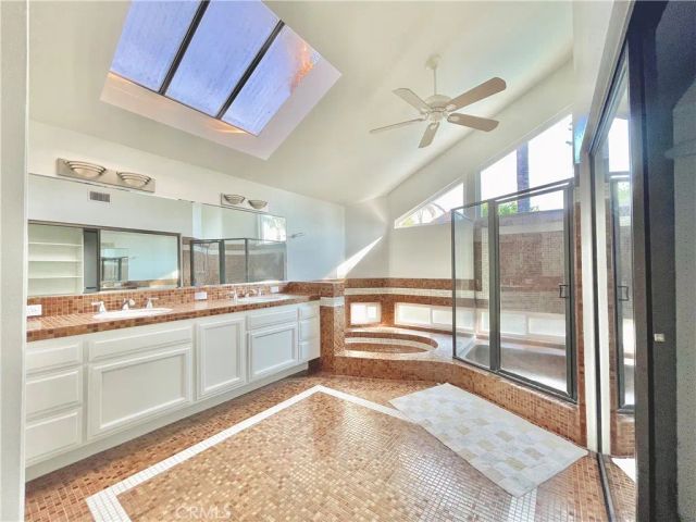 10 Ramada, Irvine, CA 92620