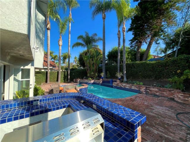 10 Ramada, Irvine, CA 92620