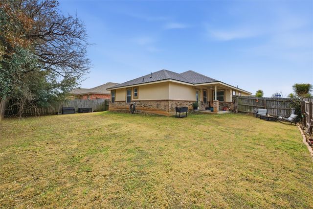 600 Apple Cross Court, Robinson, TX 76706