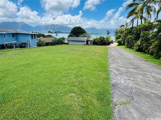 44-327 Kaneohe Bay Drive, Kaneohe, HI 96744