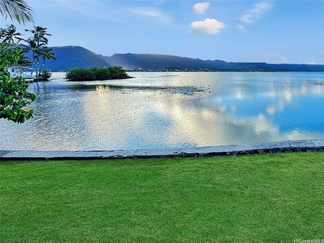 44-327 Kaneohe Bay Drive, Kaneohe, HI 96744