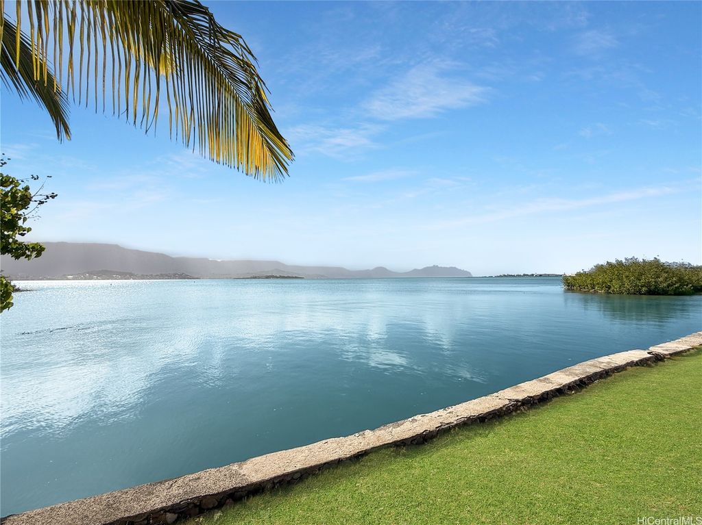 44-327 Kaneohe Bay Drive, Kaneohe, HI 96744