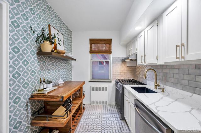 63-61 99th St C16, Rego Park, NY 11374