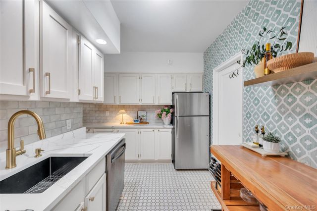 63-61 99th St C16, Rego Park, NY 11374