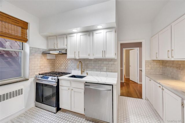 63-61 99th St C16, Rego Park, NY 11374