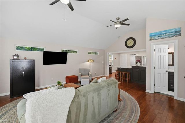 301 Dixie DR, Norfolk, VA 23505