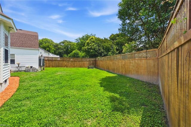 301 Dixie DR, Norfolk, VA 23505