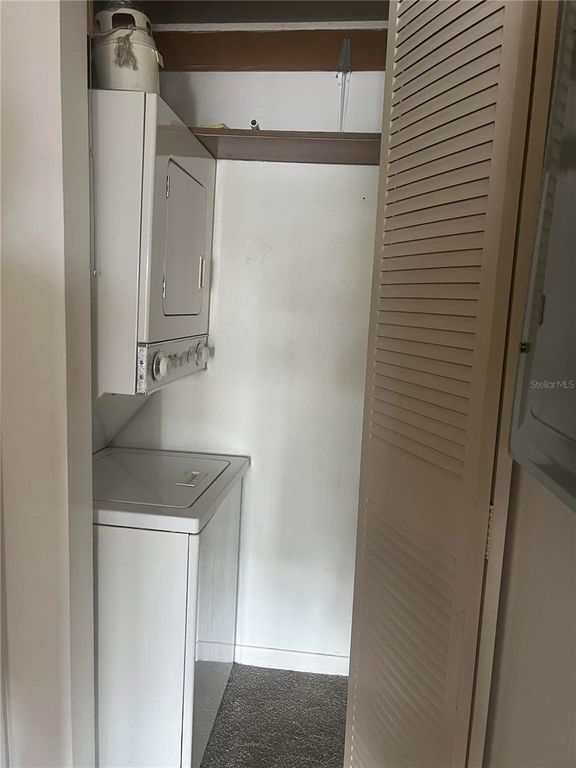 Image 11 of property listing at 202 47TH AVENUE DRIVE W 333, Bradenton, FL 34207