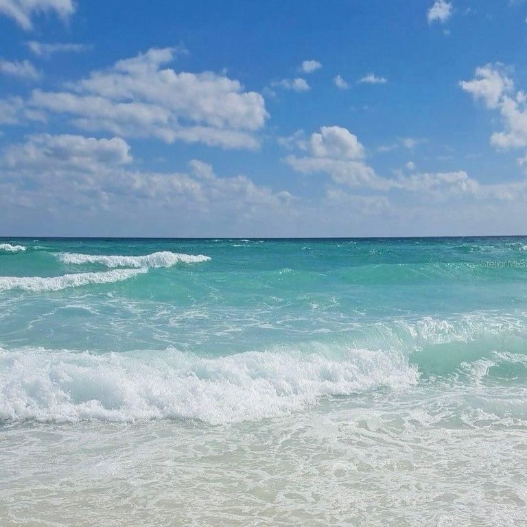 Image 19 of property listing at 202 47TH AVENUE DRIVE W 333, Bradenton, FL 34207