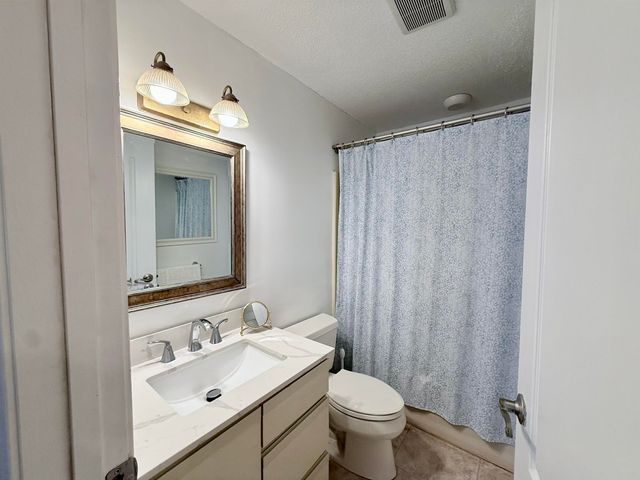 2 Maple Ridge Dr Unit 29, Merrimack, NH 03054