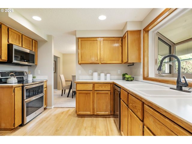 21242 Sw WINTERFIELD Ln, Beaverton, OR 97003