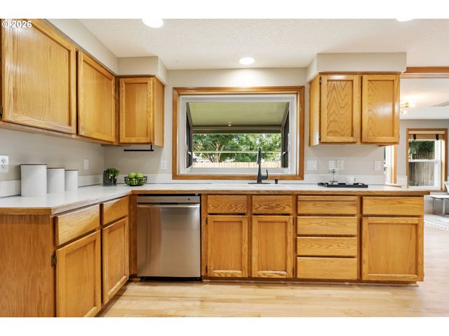 21242 Sw WINTERFIELD Ln, Beaverton, OR 97003