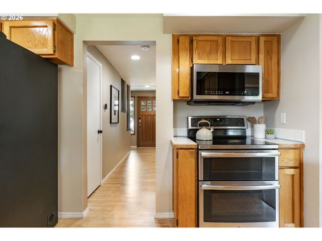 21242 Sw WINTERFIELD Ln, Beaverton, OR 97003