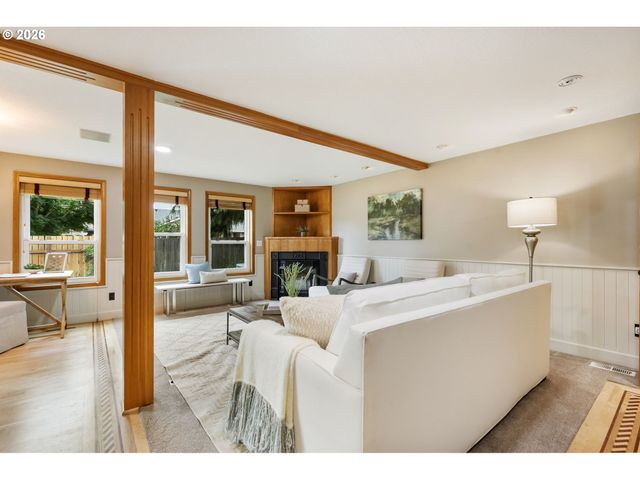 21242 Sw WINTERFIELD Ln, Beaverton, OR 97003