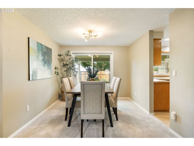 21242 Sw WINTERFIELD Ln, Beaverton, OR 97003