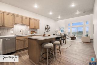 8010 E Tencate Pl, Sioux Falls, SD 57110