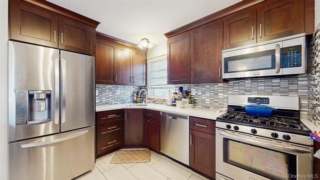 156-40 76th Street 2nd floor, Howard Beach, NY 11414