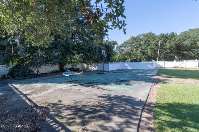 320 N Morein Street, Ville Platte, LA 70586