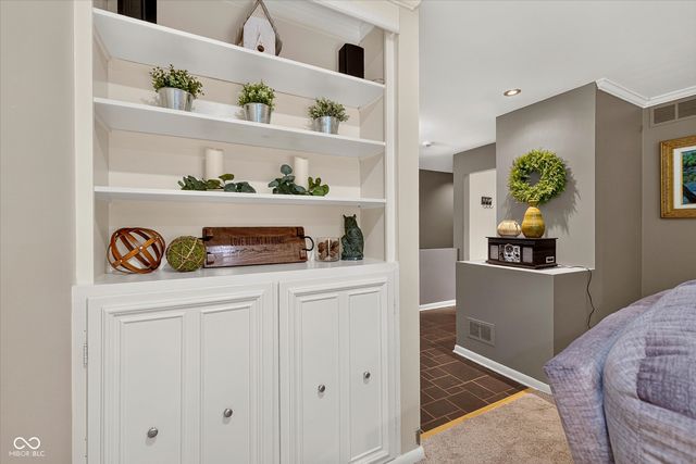 9226 Gleannloch Drive, Indianapolis, IN 46256