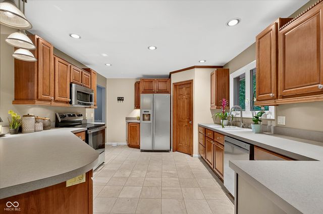 9226 Gleannloch Drive, Indianapolis, IN 46256