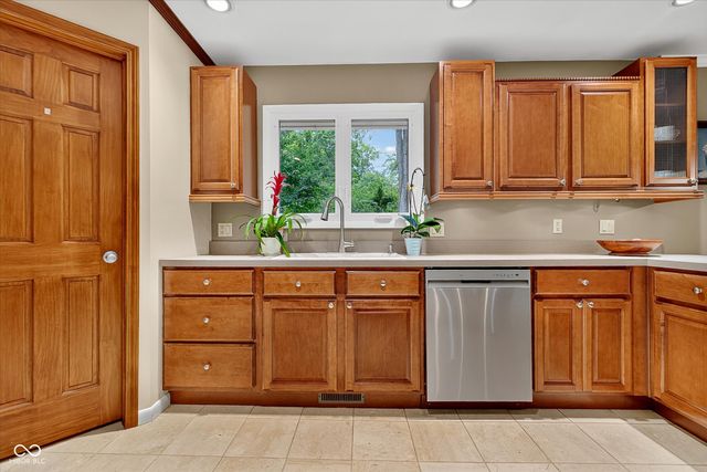 9226 Gleannloch Drive, Indianapolis, IN 46256