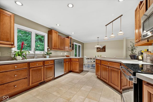 9226 Gleannloch Drive, Indianapolis, IN 46256