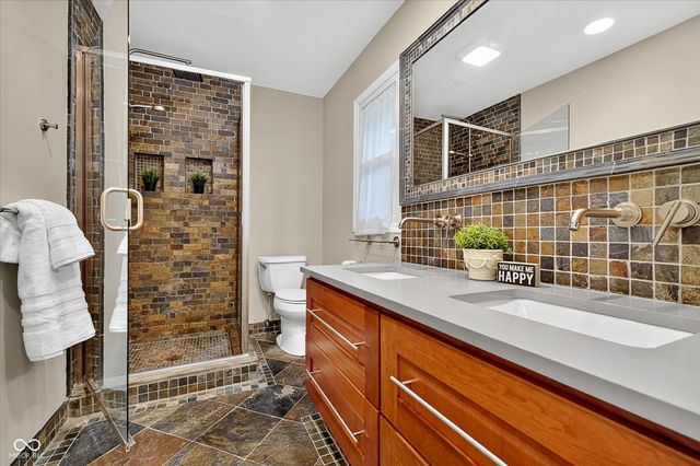 9226 Gleannloch Drive, Indianapolis, IN 46256