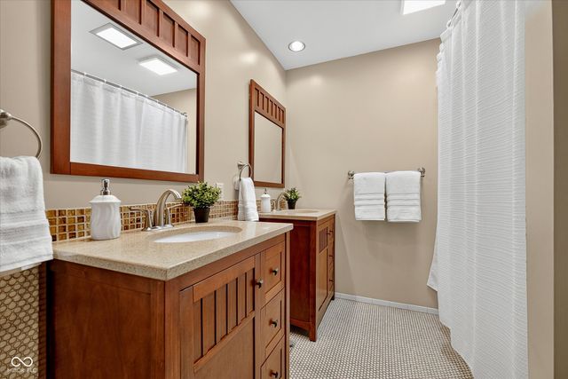 9226 Gleannloch Drive, Indianapolis, IN 46256