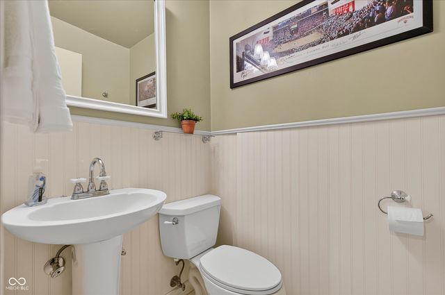 9226 Gleannloch Drive, Indianapolis, IN 46256