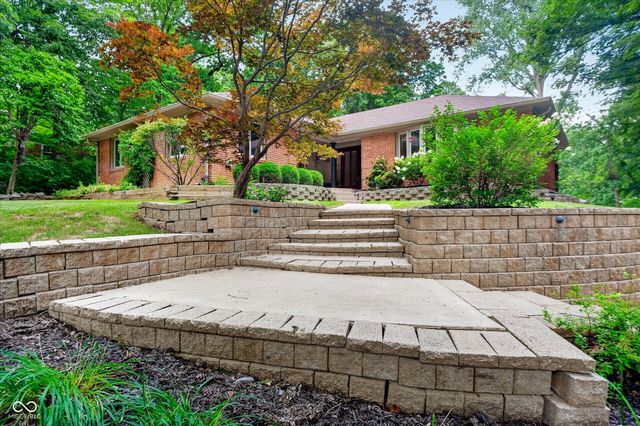 9226 Gleannloch Drive, Indianapolis, IN 46256