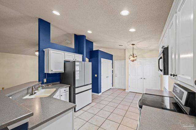 4907 Makenna Cir, Pace, FL 32571