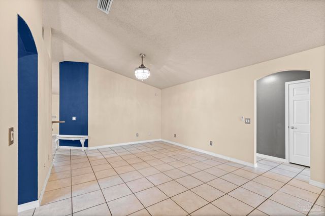 4907 Makenna Cir, Pace, FL 32571