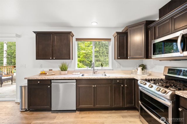 401 E Sunset Ridge Road, Union, WA 98592