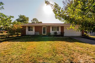 15 Sexton Drive, Xenia, OH 45385