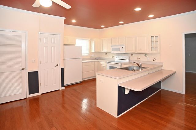 1220 Bostwick Avenue, Chesterton, IN 46304